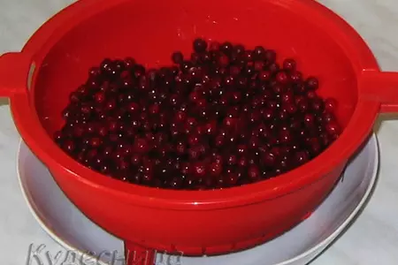 Пирог с брусникой и меренгой: шаг 6