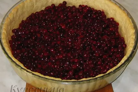 Пирог с брусникой и меренгой: шаг 9