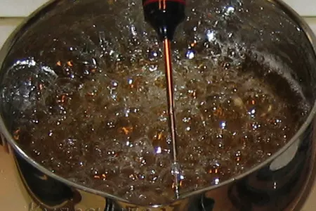 Пирог с брусникой и меренгой: шаг 11