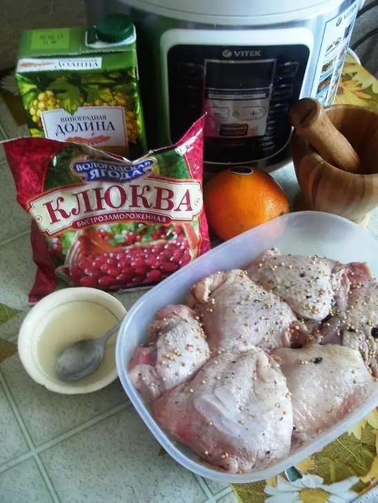 Курица в белом вине под клюквенно- апельсиновым соусом. тест-драйв.: шаг 1