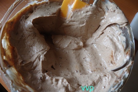 Бисквитное пирожное со сметанно-шоколадным кремом: шаг 1
