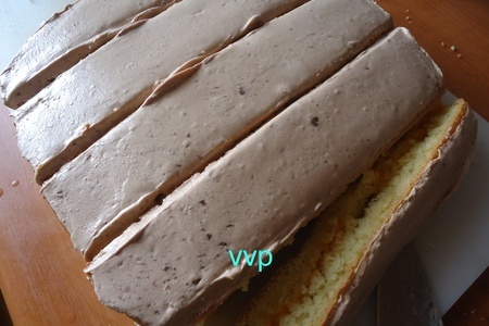 Бисквитное пирожное со сметанно-шоколадным кремом: шаг 3