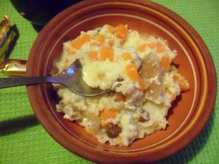 Каша "дружба"с тыквой, антоновкой и изюмом в мультиварке: шаг 7