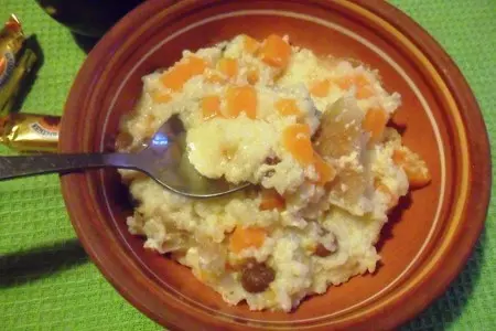 Каша "дружба"с тыквой, антоновкой и изюмом в мультиварке: шаг 7