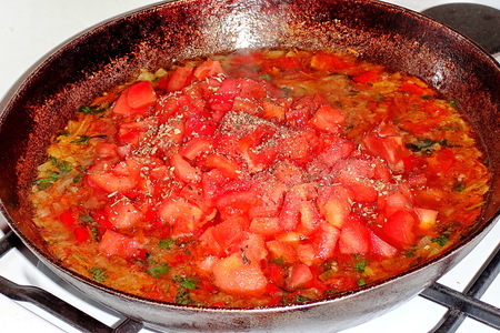 Мясные шарики с травами в томатном соусе: шаг 7