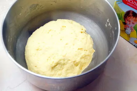 Хлеб тостовый из кукурузной муки. хлебные ломтики, запечённый с зелёным маслом и сыром. тест-драйв.: шаг 4