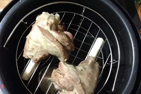 Подкопченые бараньи голяшки с картофелем и сладким перцем.: шаг 4
