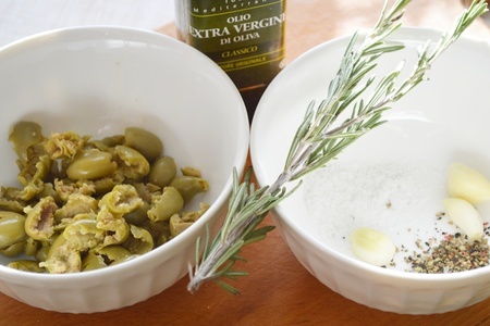 Фокачча с оливками, чесноком и розмарином. тест-драйв.: шаг 3
