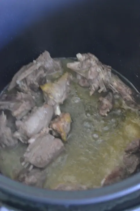 Утка в красном вине с яблоками: шаг 5