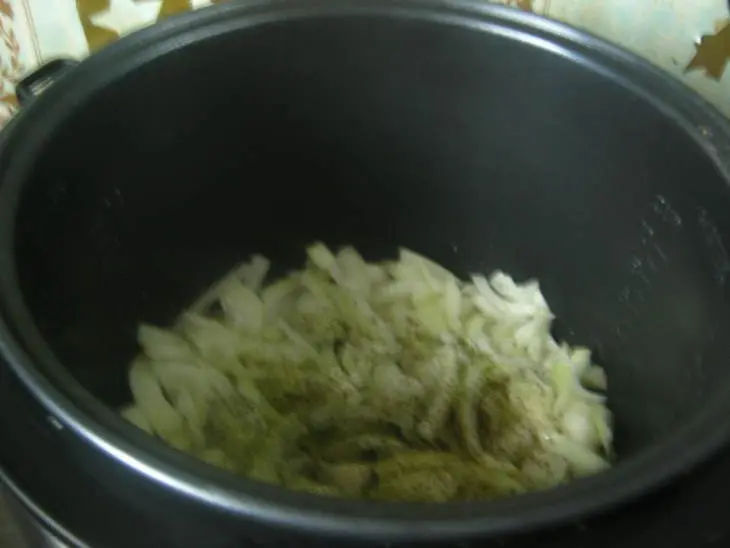Макрорус на луковой подушке,запеченный с помидорами и сыром (тест-драйв): шаг 3
