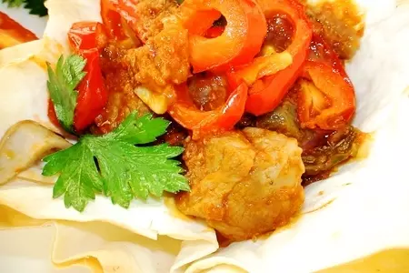 Свинина с шампиньонами и овощами в хрустящей корзинке под сладко-острым соусом ( тест-драйв): шаг 9