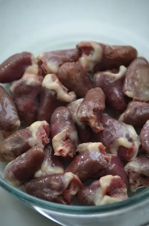 Куриные сердечки в мультиварке: шаг 1