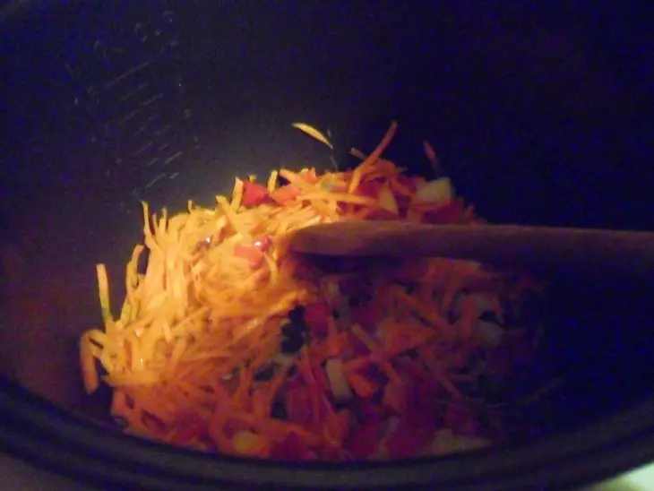 Гречневая каша с овощами и грибам в мультиваркеи: шаг 6