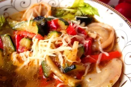 Мясной суп с пикантными равиолями: шаг 6