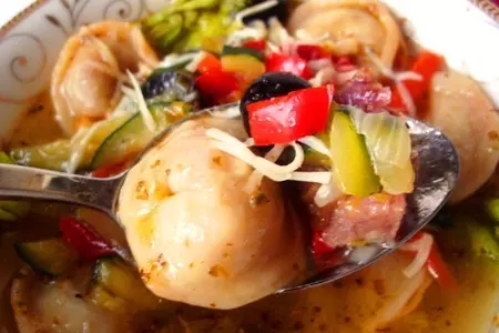 Мясной суп с пикантными равиолями: шаг 8
