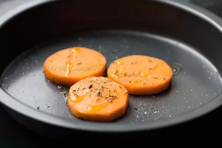 Закуска с тыквой, хамоном и оливками: шаг 1