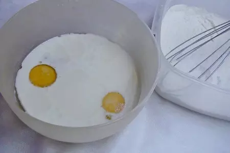 Клафути с чёрной смородиной в мультиварке. тест-драйв.: шаг 1