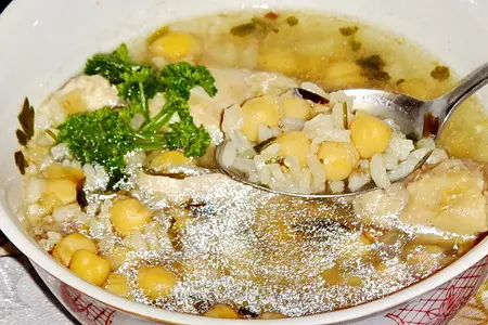 Суп из бараньего гороха с курицей / shourabit djaj mah hommous: шаг 9