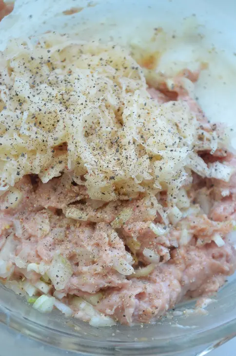 Новогодние мясные "ёлочки" с сыром: шаг 3