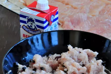 Рулет из курицы с карамболой и маслинами: шаг 3