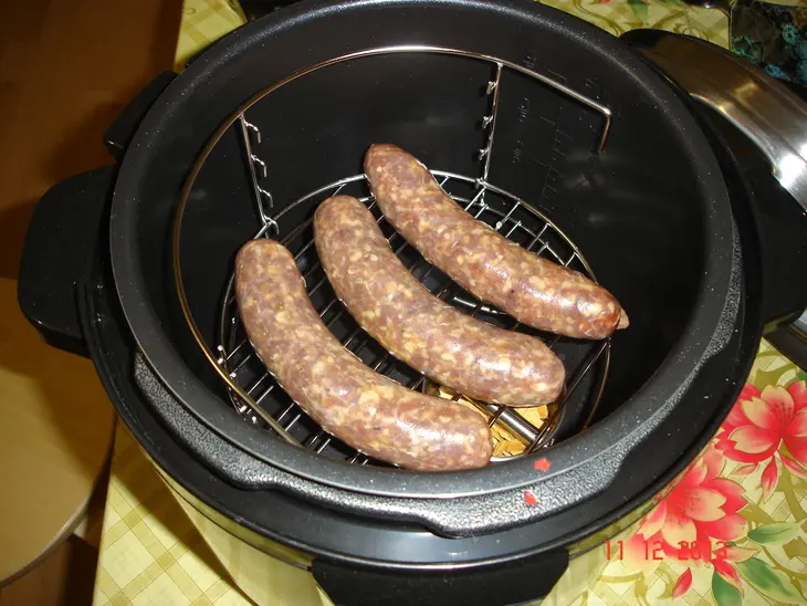 Колбаски копченые по-домашнему: шаг 2