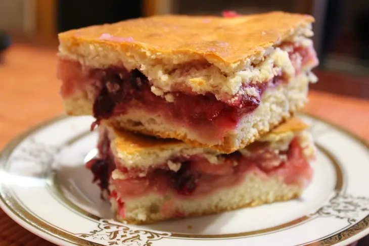Пирог с яблоками и клюквой: шаг 10