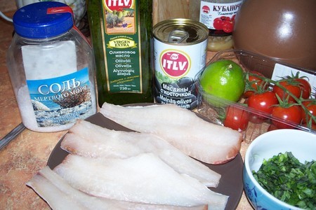 Морской окунь,запеченный с теплой томатно-оливковой сальсой: шаг 1