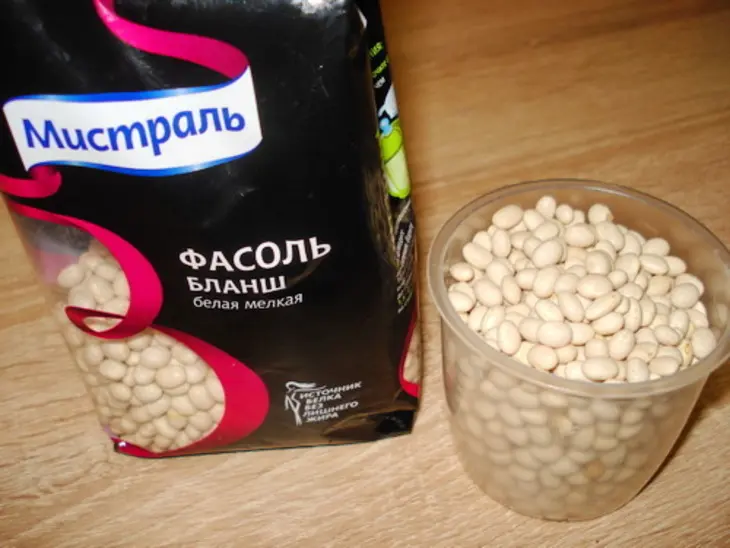 Курица фаршированная фасолью: шаг 1