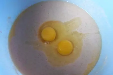Йогуртовые кексы с яблоком и клюквой: шаг 3
