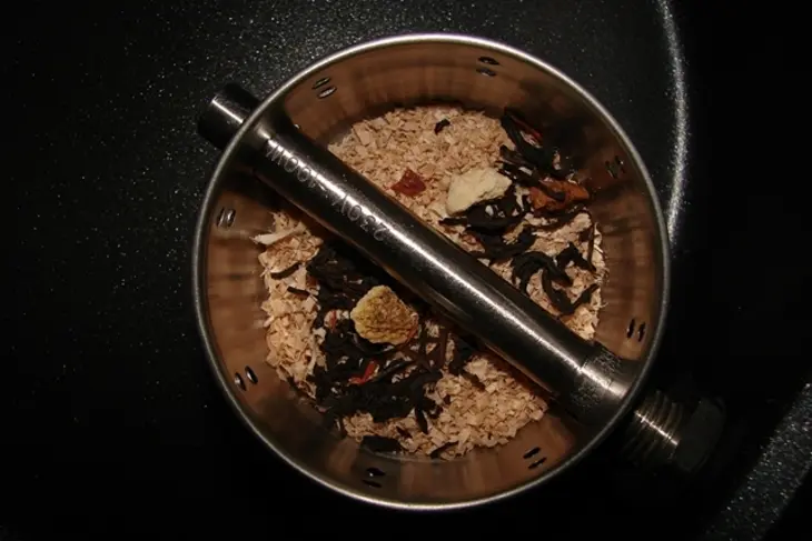 Подкопченный куриный рулет с сыром: шаг 6