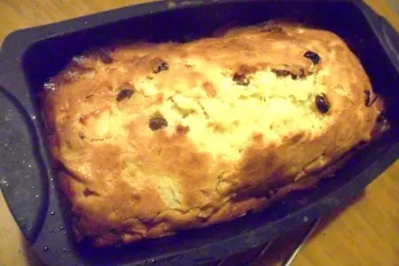 Кекс на сгущенном молоке с яблоками и изюмом: шаг 2