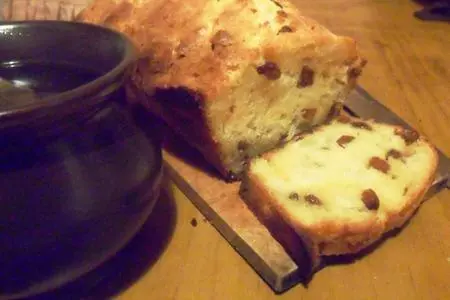 Кекс на сгущенном молоке с яблоками и изюмом: шаг 3