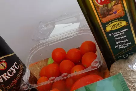 Ajotomate (ахотомате — помидоры с чесноком по-испански): шаг 1