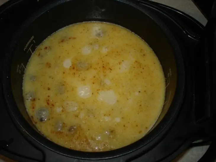 Каша пшеничная с мясными фрикадельками в сливочном соусе: шаг 5