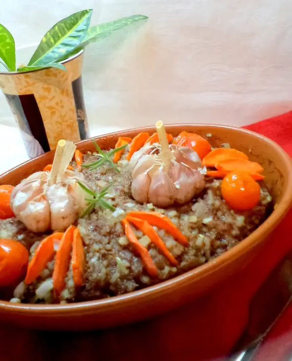 Бо-оольшой "ёжик" в отличной форме)) с соусом "киккоман", чесноком, черри и морковкой!)): шаг 5