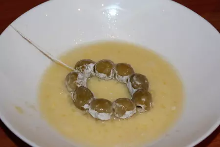 Кольца из оливок в панировке: шаг 3