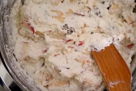 Творожное суфле "будьте здоровы!" с яблоками, изюмом, черносливом и клюквой!: шаг 1