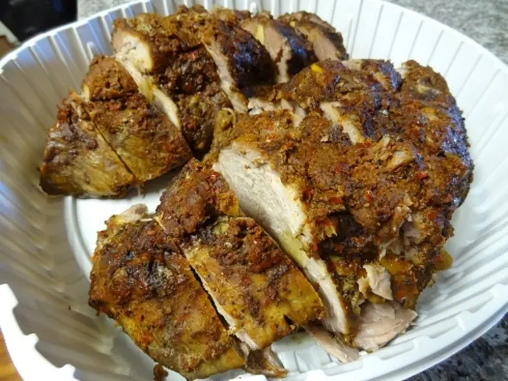 Мясо с чесноком и аджикой на пивных парах зажаренные на гриле: шаг 5