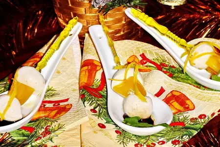Комплимент из маринованной моцареллы с вялеными кумкватами: шаг 6
