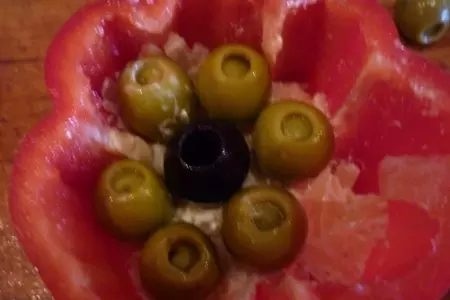 Закуска "глазки медузы": шаг 3