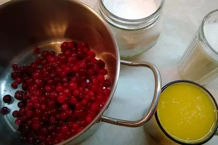 Рождественское безе с клюквой и кремом: шаг 7
