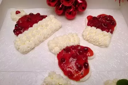 Рождественское безе с клюквой и кремом: шаг 9
