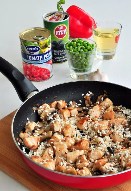 Паэлья с морепродуктами и курицей (shellfish and chicken paella): шаг 3