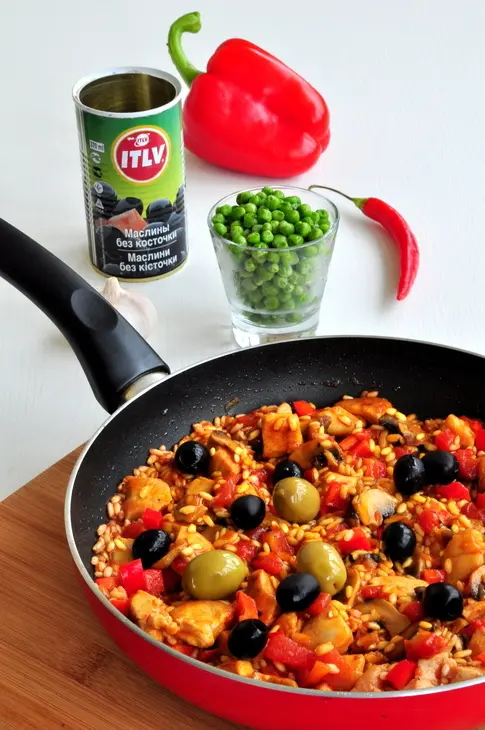 Паэлья с морепродуктами и курицей (shellfish and chicken paella): шаг 6