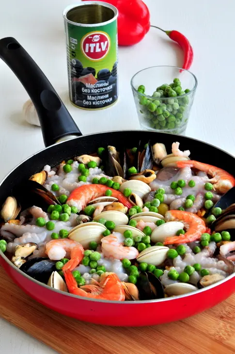 Паэлья с морепродуктами и курицей (shellfish and chicken paella): шаг 9