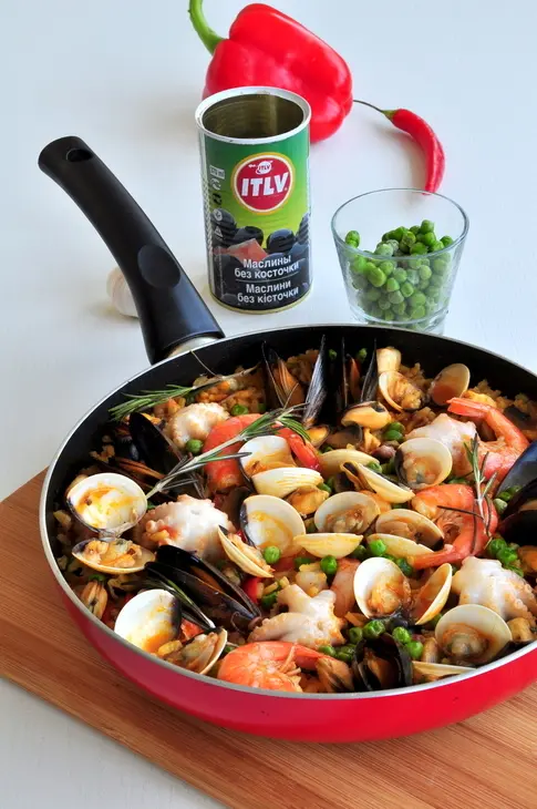 Паэлья с морепродуктами и курицей (shellfish and chicken paella): шаг 10