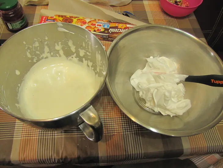Бюш с каштаном и ежевикой: шаг 1