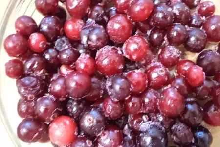 Рождественская утка с яблоками, клюквой и черносливом!: шаг 2