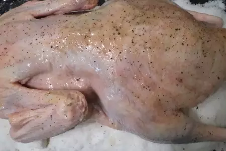 Рождественская утка с яблоками, клюквой и черносливом!: шаг 4