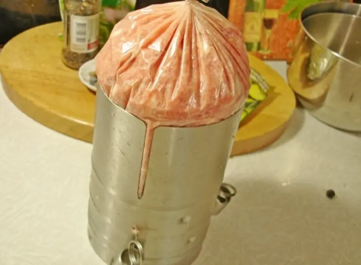 Домашняя мортаделла с оливками.: шаг 8